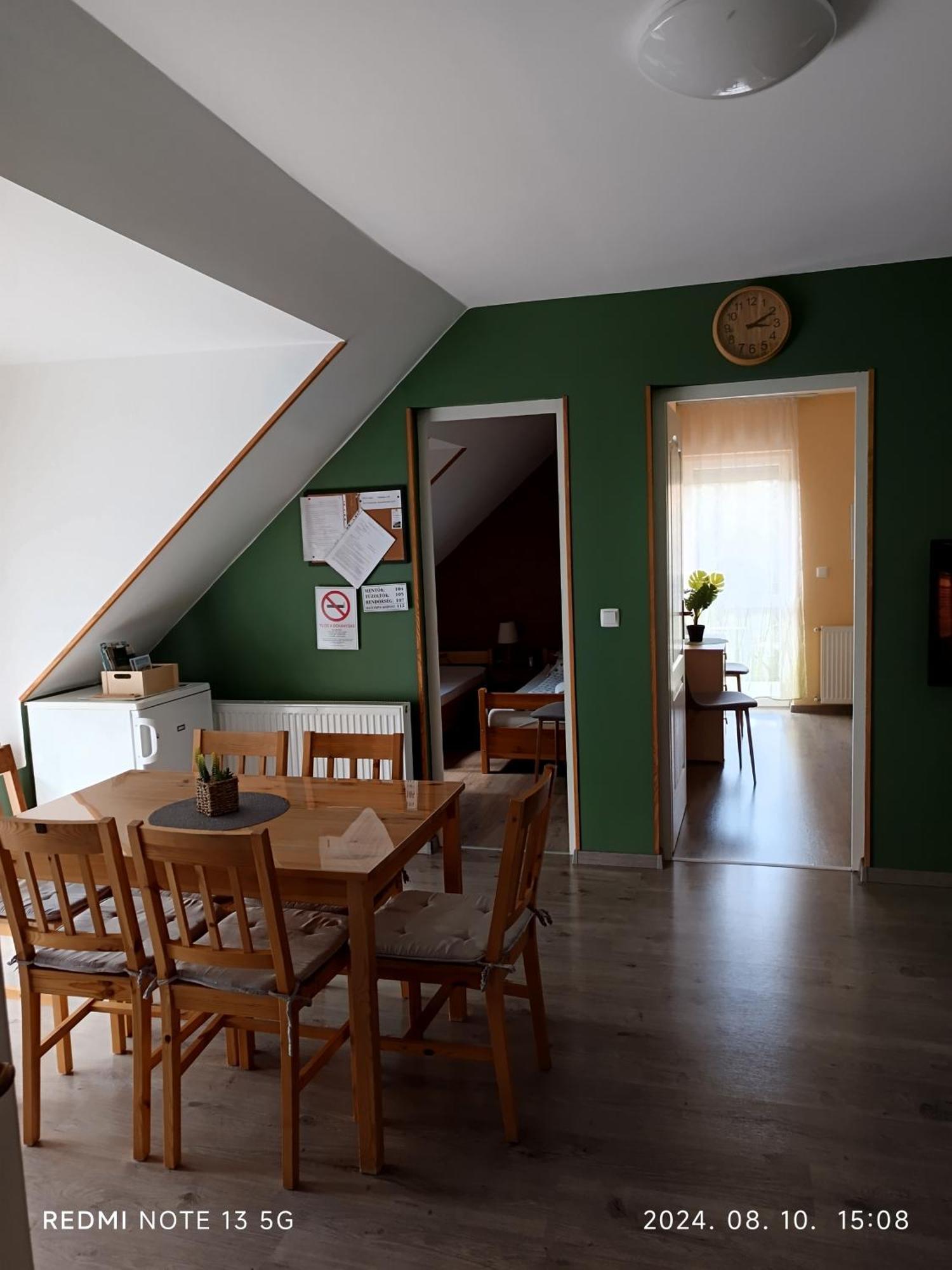 Zita Apartman Eger Habitación foto